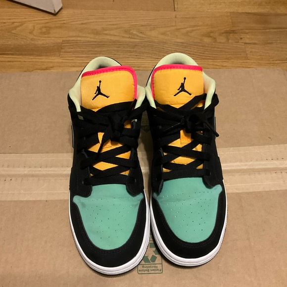 Nike Jordan ones - Picture 1 of 6